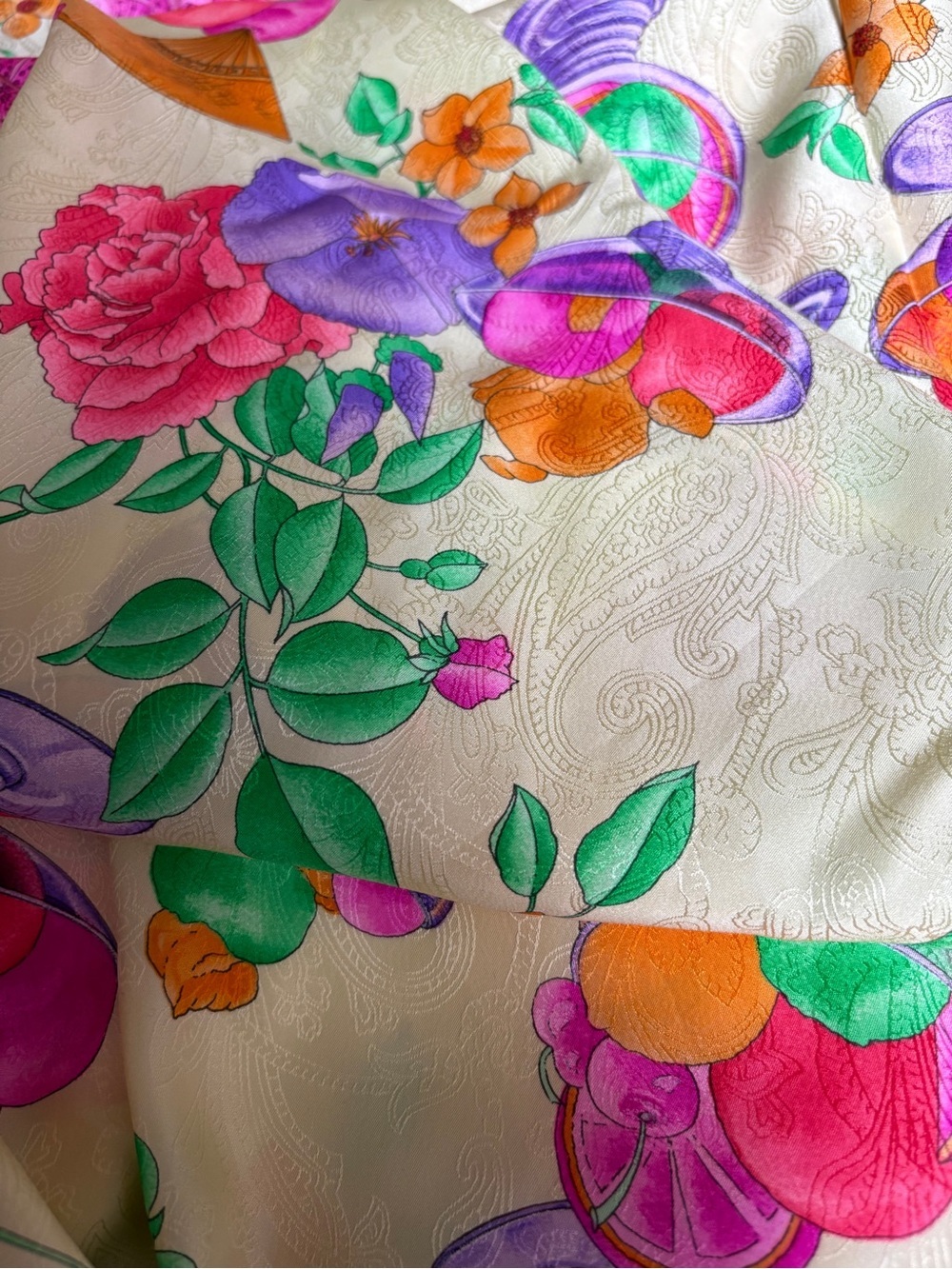 RARE Collectable Silk Leonard Paris Fabric (2 yards) - Picture 9 of 11